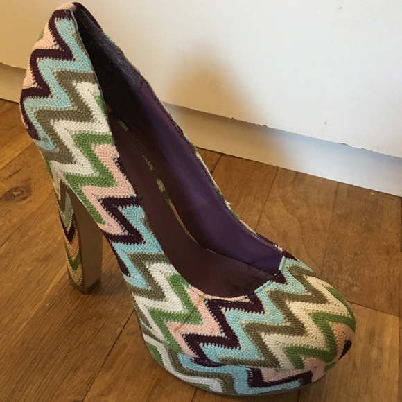 Madden Girl Platform Heel with Crochet Design - Picture 1 of 4
